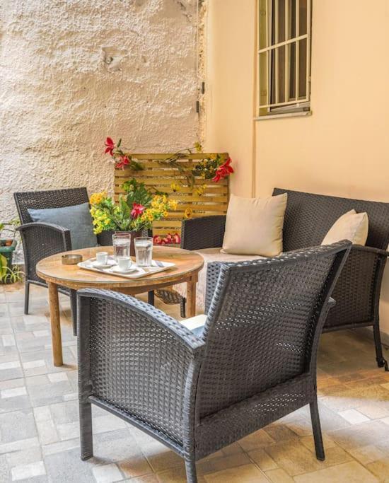 Apartament Αθήνα/ Κέντρο Δίπλα Στα Νοσοκομεία & Τα Αξιοθέατα Zewnętrze zdjęcie
